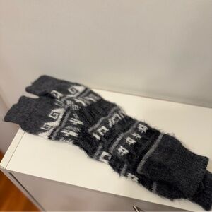 Stylish Gray Patterned Knit Leg Warmers